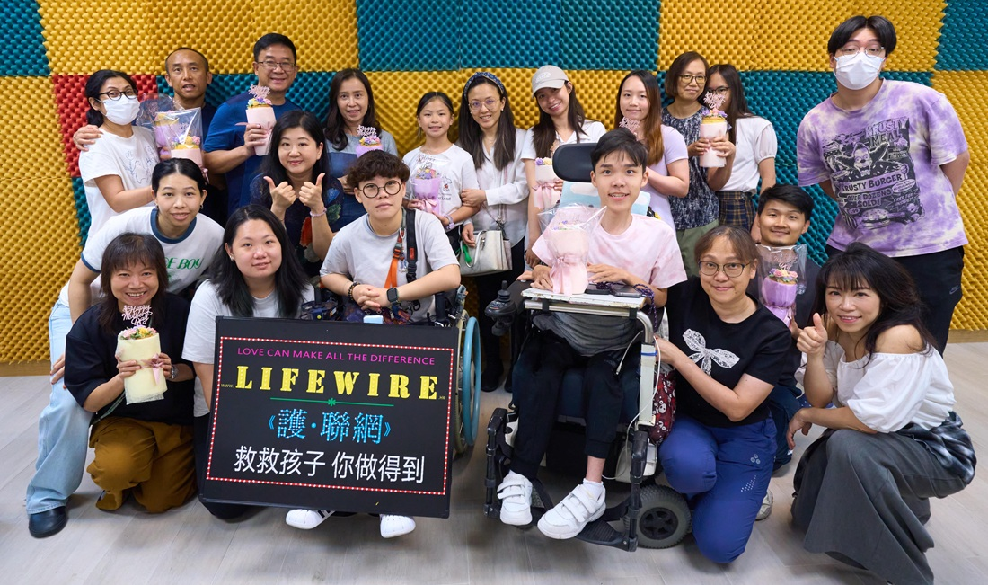 Families Affected by Rare Diseases Master Korean Floral Cake Decorating and Become Instructors