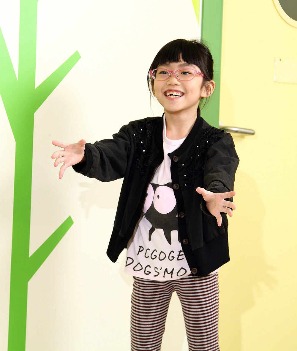 A girl who cannot bend the waist - Hei Yi