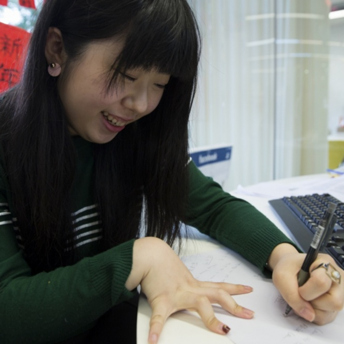 懶理嘲笑「鳳爪」少女：我生存到！